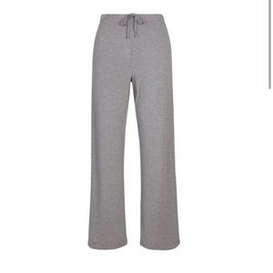 Skims Elastic waist Sleep pants. Heather gray size xxs.
